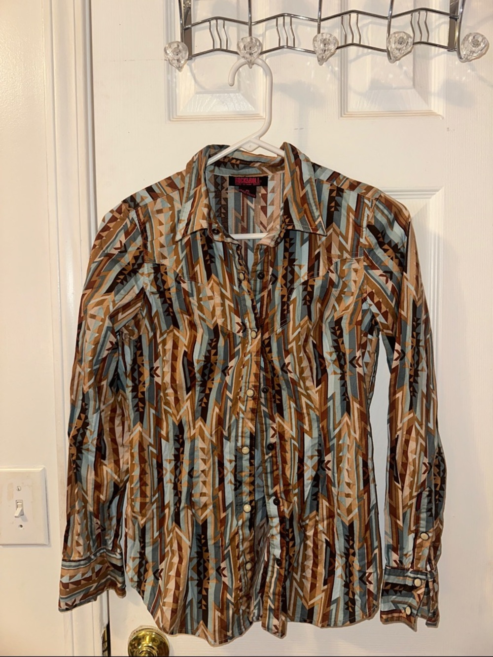 Western Pearl Snap Long Sleeve Top